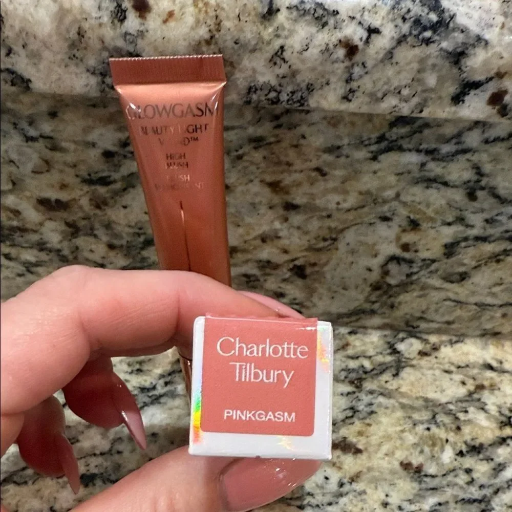 Charlotte Tilbury Glowgasm Beauty Light Wand Pinkgasm